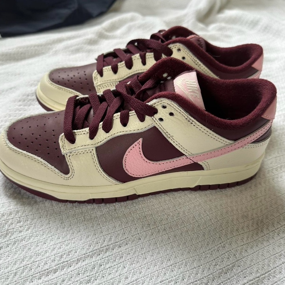 Valentine’s Day Burgundy and pink Nike Dunks Low 👟